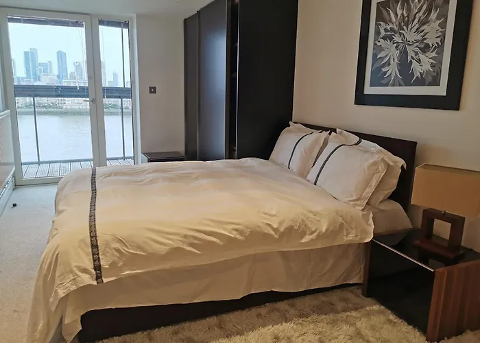 Homestay Room In Flat With Stunning Thames River View