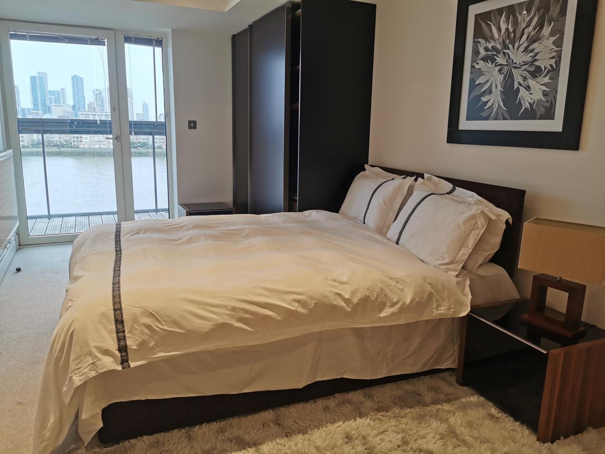 In Flat With Stunning Thames River View Homestay London