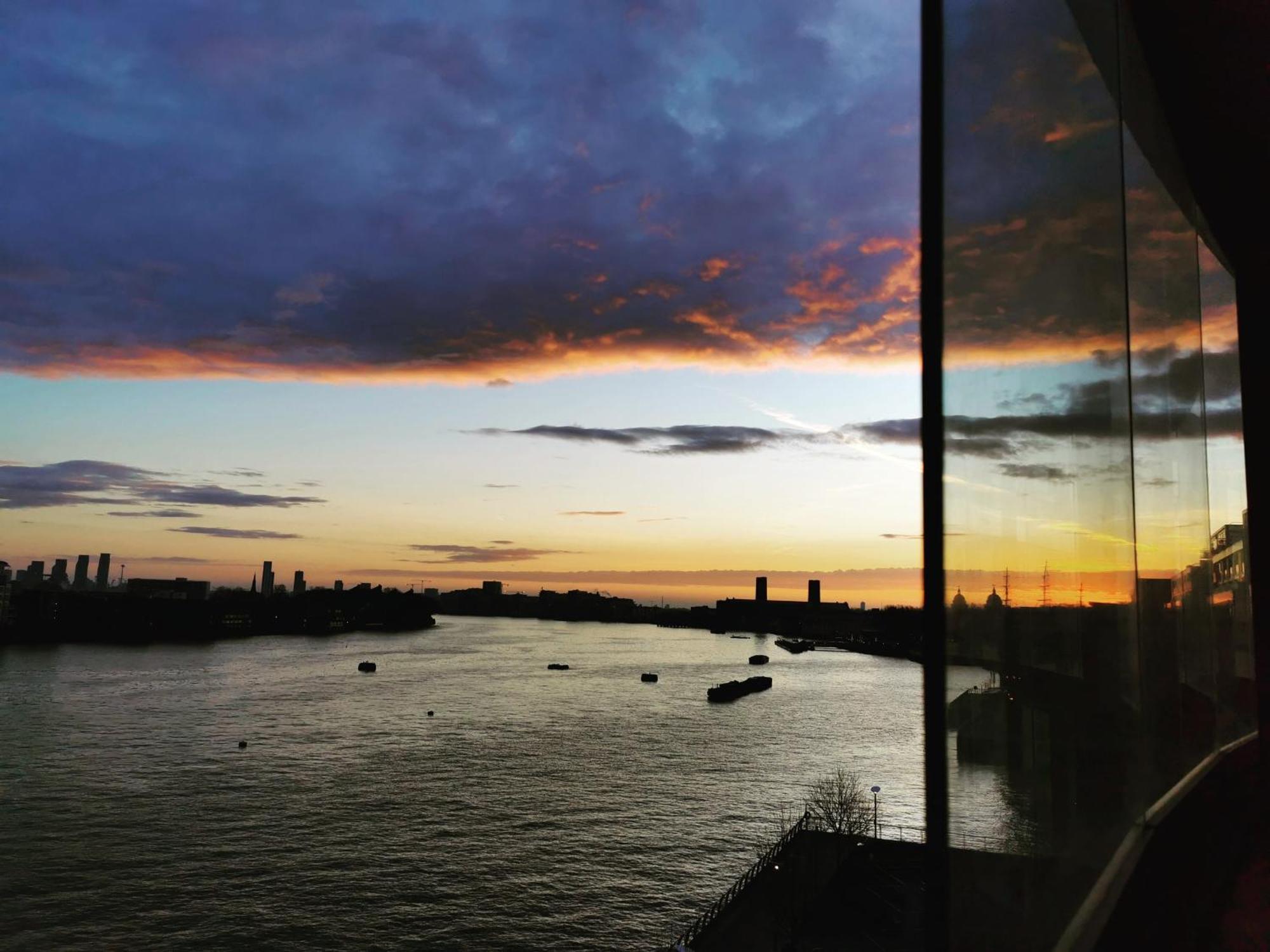 Homestay In Flat With Stunning Thames River View *